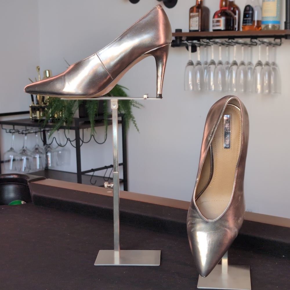 Tahari Rose Gold Metallic Pointed Toe Stiletto Pumps Size 8